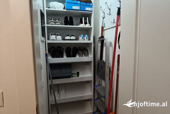 Shtepi me qera Apartament ne Tirane, 3+1, Mobilimi E mobiluar, Pagesa 600  Euro.