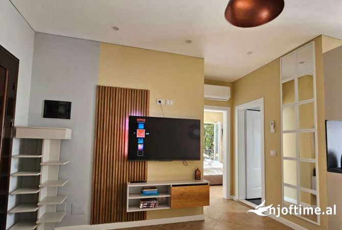 Shtepi me qera Apartament ne Tirane, 1+1, Mobilimi E mobiluar, Pagesa 550  Euro.