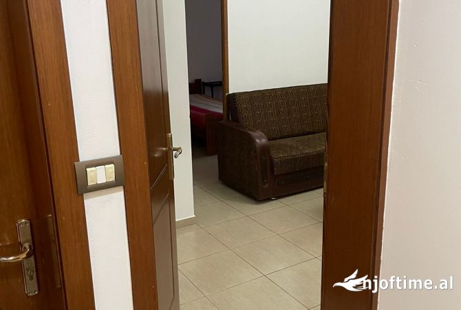 Shtepi me qera Shtepi Private ne Tirane, 1+1, Mobilimi E mobiluar, Pagesa 32,000  Leke.