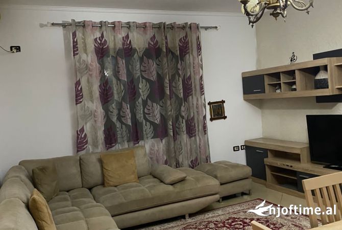 Shtepi me qera 2+1 ne Tirane - 50,000 Leke