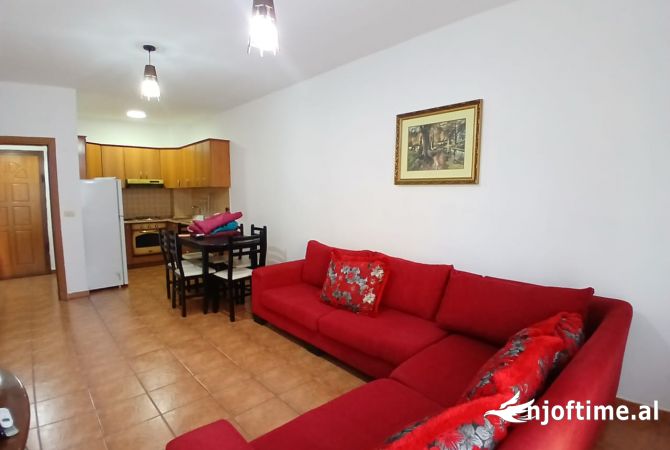 Shtepi me qera 1+1 ne Tirane - 45,000 Leke