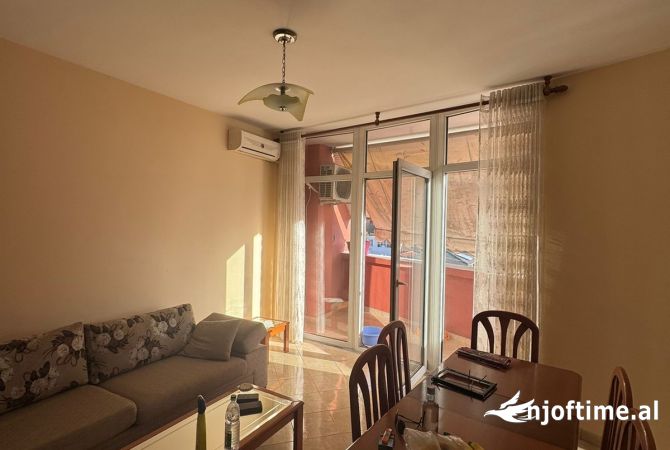 Shtepi me qera 1+1 ne Tirane - 450 Euro
