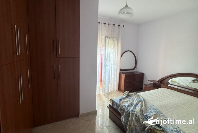 Shtepi me qera Apartament ne Tirane, 1+1, Mobilimi E mobiluar, Pagesa 450  Euro.