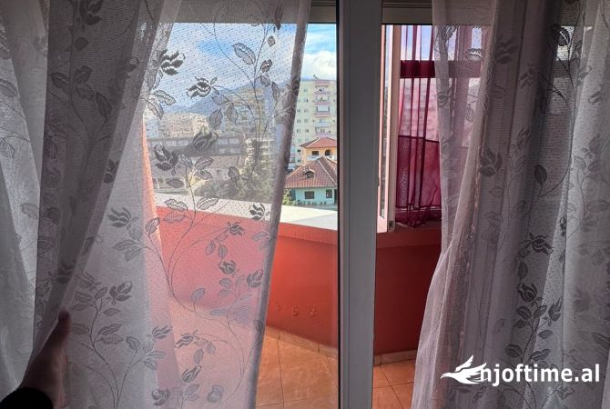 Shtepi me qera Apartament ne Tirane, 1+1, Mobilimi E mobiluar, Pagesa 450  Euro.