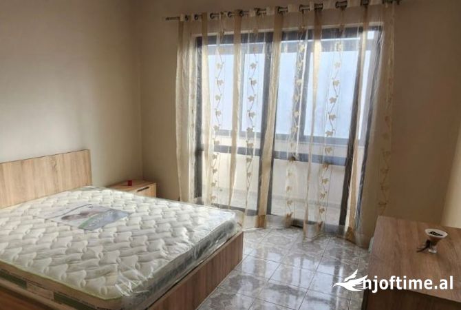 Shtepi me qera Shtepi Private ne Tirane, 1+1, Mobilimi E mobiluar, Pagesa 43,000  Leke.