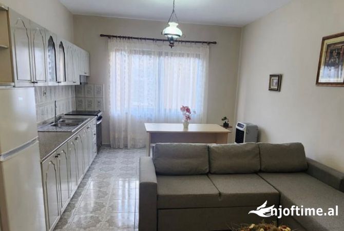 Shtepi me qera 1+1 ne Tirane - 43,000 Leke