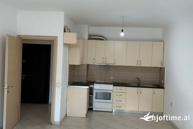 Shtepi me qera Apartament ne Tirane, 2+1, Mobilimi Bosh, pa mobiluar, Pagesa 30,000  Leke.