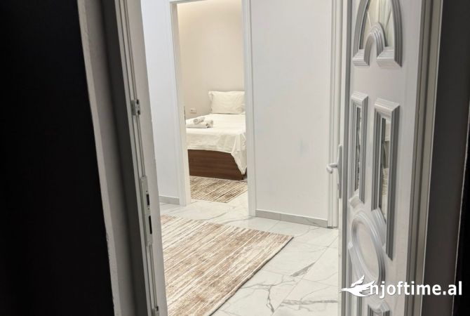 Shtepi me qera Apartament ne Tirane, 1+1, Mobilimi E mobiluar, Pagesa 40,000  Leke.