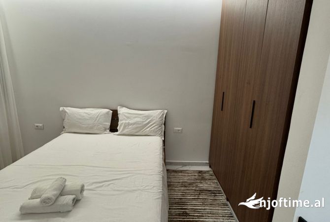 Shtepi me qera Apartament ne Tirane, 1+1, Mobilimi E mobiluar, Pagesa 40,000  Leke.