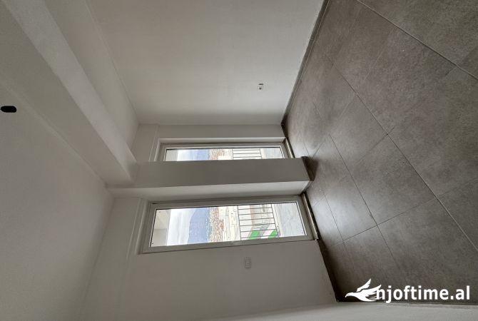 Shtepi me qera Apartament ne Tirane, 2+1, Mobilimi Pjeserisht e mobiluar, Pagesa 40,000  Leke.