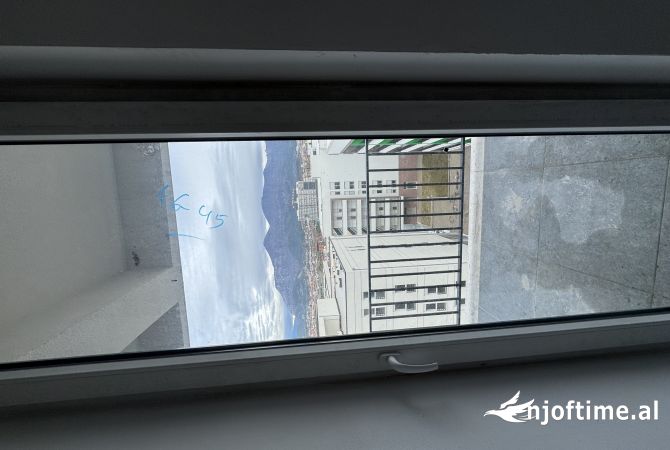 Shtepi me qera Apartament ne Tirane, 2+1, Mobilimi Pjeserisht e mobiluar, Pagesa 40,000  Leke.