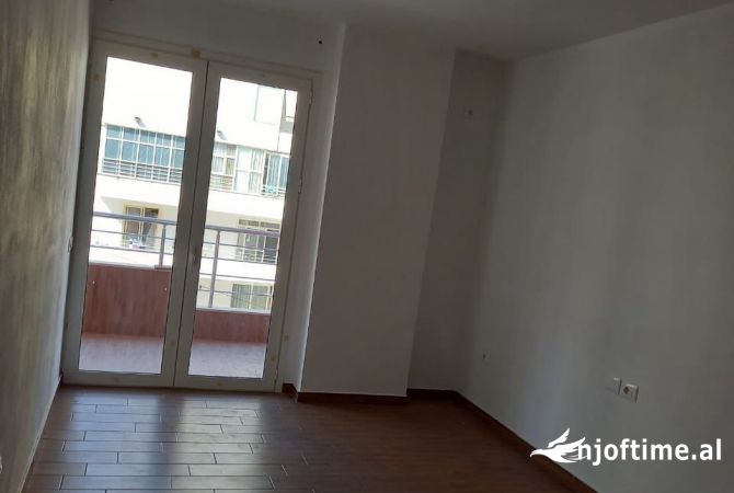 Shtepi me qera 2+1 ne Tirane - 30,000 Leke