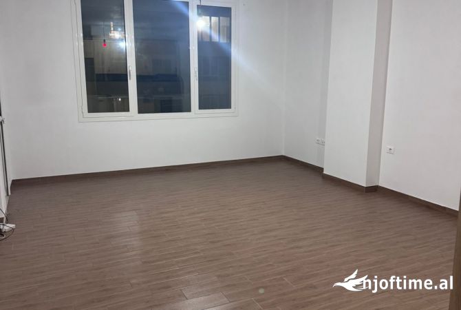 Shtepi me qera 2+1 ne Tirane - 30,000 Leke