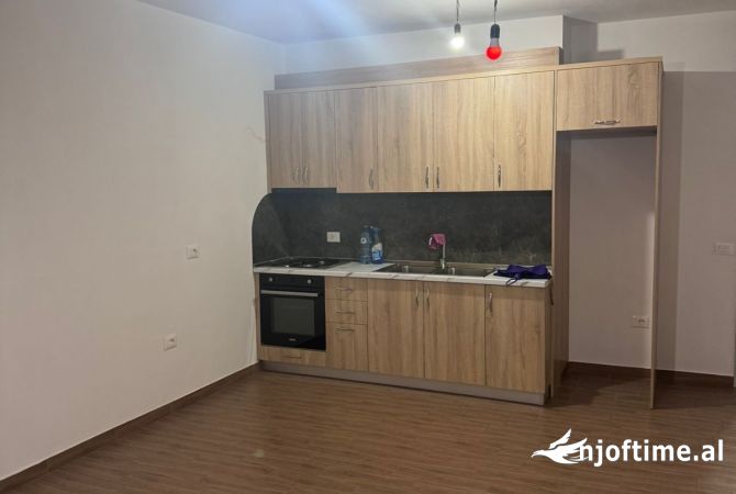 Apartment for rent in Tirana 2+1, Emty