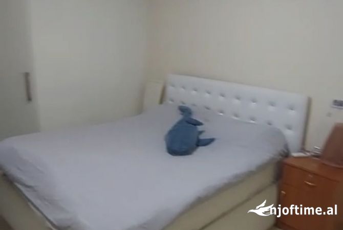 Shtepi me qera Apartament ne Tirane, 2+1, Mobilimi E mobiluar, Pagesa 50,000  Leke.