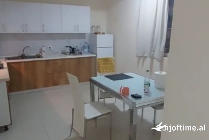 Shtepi me qera 2+1 ne Tirane - 50,000 Leke
