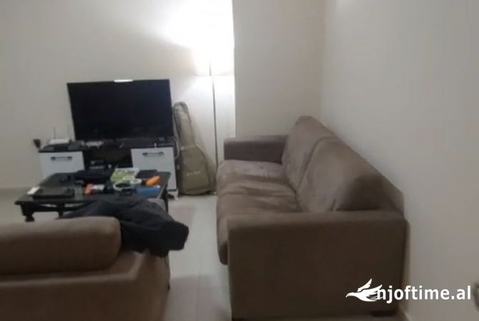 Shtepi me qera Apartament ne Tirane, 2+1, Mobilimi E mobiluar, Pagesa 50,000  Leke.