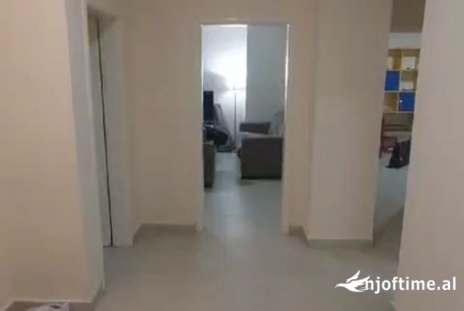 Shtepi me qera Apartament ne Tirane, 2+1, Mobilimi E mobiluar, Pagesa 50,000  Leke.