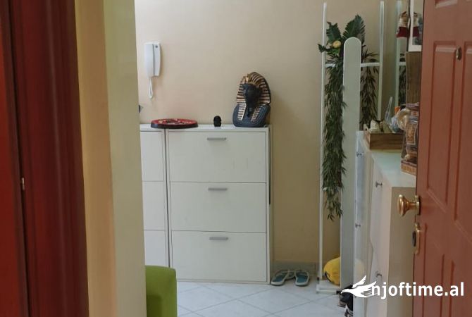 Shtepi me qera Apartament ne Tirane, 2+1, Mobilimi E mobiluar, Pagesa 45,000  Leke.
