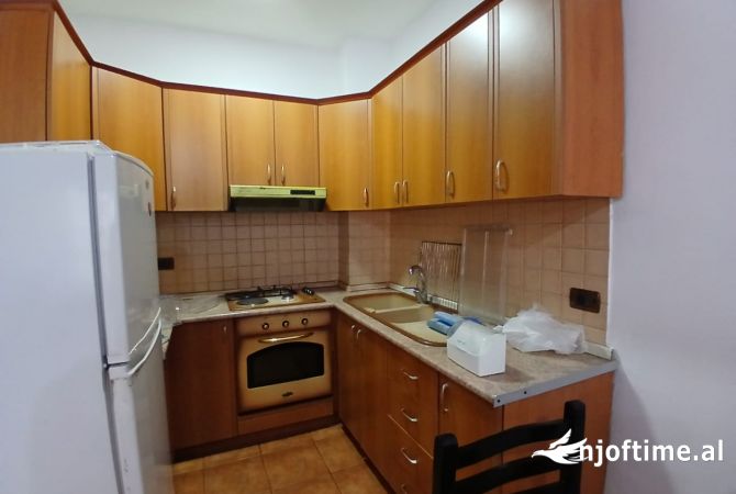 Shtepi me qera 1+1 ne Tirane - 45,000 Leke