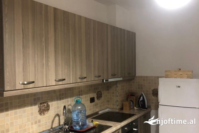 Shtepi me qera 1+1 ne Tirane - 40,000 Leke