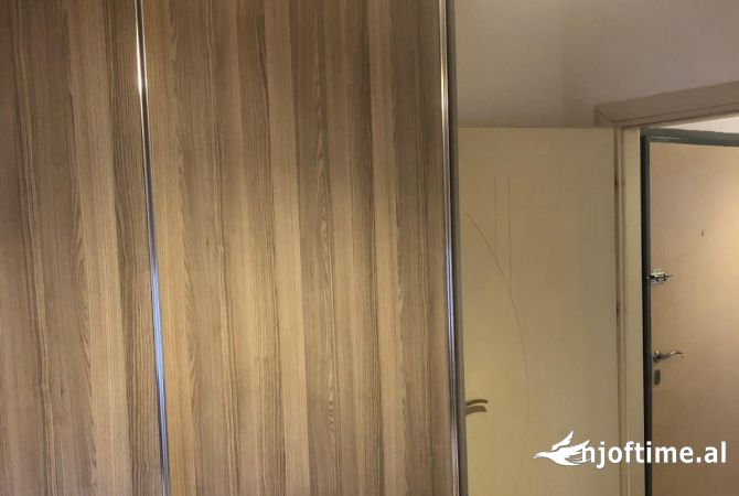 Shtepi me qera Apartament ne Tirane, 1+1, Mobilimi E mobiluar, Pagesa 40,000  Leke.