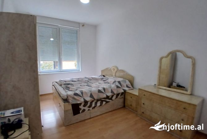 Shtepi ne shitje Apartament ne Tirane, 1+1, Mobilimi E mobiluar, Pagesa 138,000  Euro.