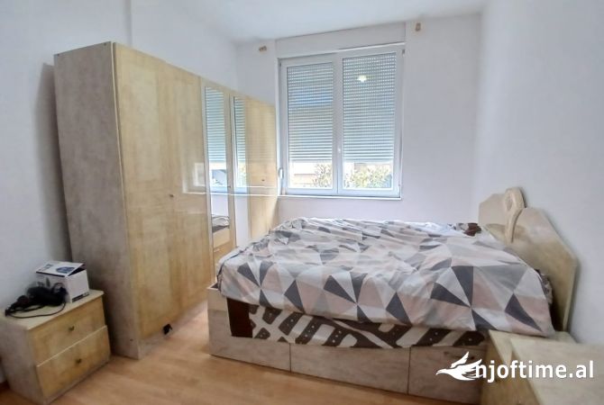 Shtepi ne shitje Apartament ne Tirane, 1+1, Mobilimi E mobiluar, Pagesa 138,000  Euro.