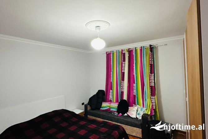 Shtepi me qera Apartament ne Tirane, 2+1, Mobilimi E mobiluar, Pagesa 50,000  Leke.