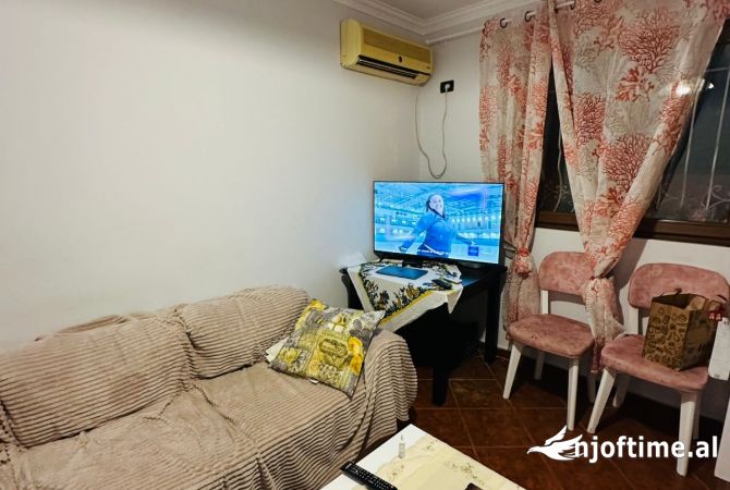 Shtepi me qera Apartament ne Tirane, 2+1, Mobilimi E mobiluar, Pagesa 50,000  Leke.