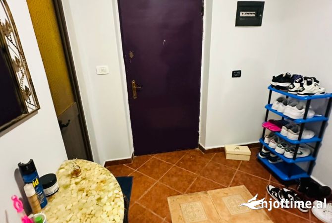 Shtepi me qera Apartament ne Tirane, 2+1, Mobilimi E mobiluar, Pagesa 50,000  Leke.