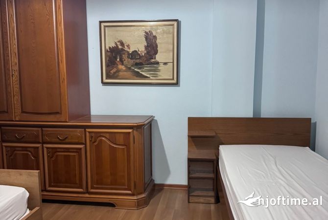 Shtepi me qera 2+1 ne Tirane - 60,000 Leke