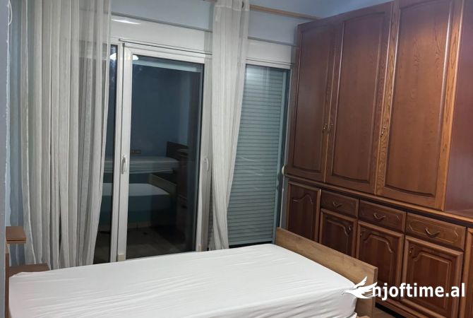 Shtepi me qera Shtepi Private ne Tirane, 2+1, Mobilimi E mobiluar, Pagesa 60,000  Leke.