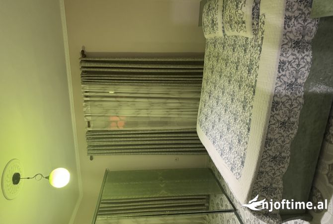 Shtepi me qera Shtepi Private ne Tirane, 1+1, Mobilimi E mobiluar, Pagesa 35,000  Leke.