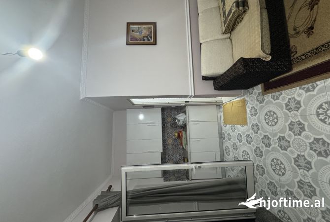 Shtepi me qera Shtepi Private ne Tirane, 1+1, Mobilimi E mobiluar, Pagesa 35,000  Leke.