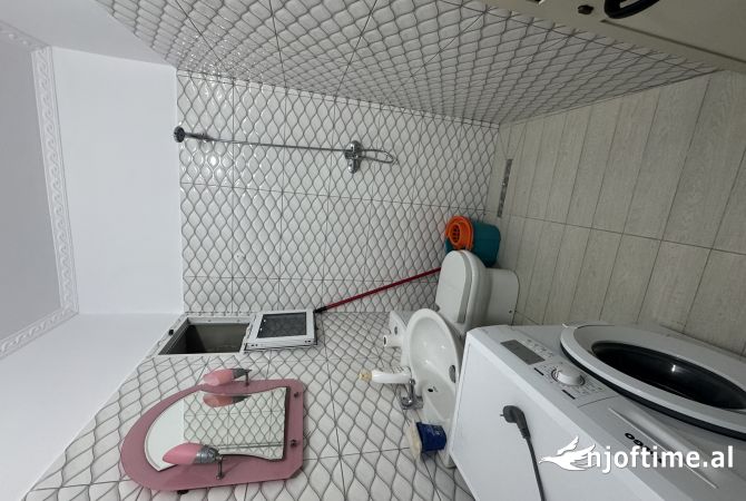 Shtepi me qera Shtepi Private ne Tirane, 1+1, Mobilimi E mobiluar, Pagesa 35,000  Leke.