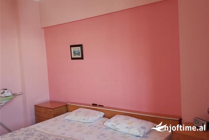 Shtepi me qera Apartament ne Tirane, 2+1, Mobilimi E mobiluar, Pagesa 60,000  Leke.