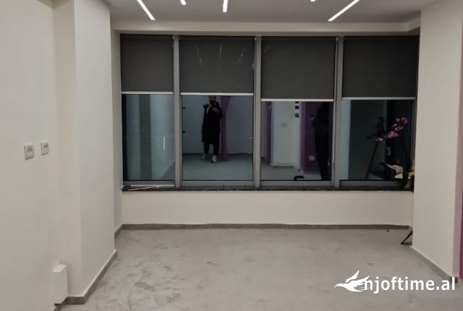 Ambient biznesi me qera 3+1 ne Tirane - 700 Euro