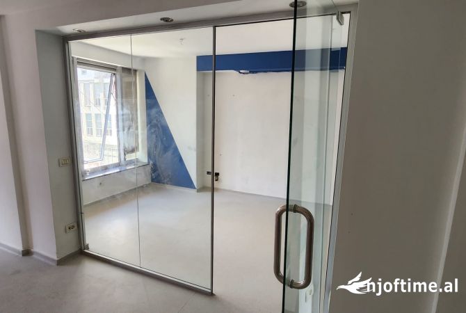 Ambient biznesi me qera 3+1 ne Tirane - 700 Euro