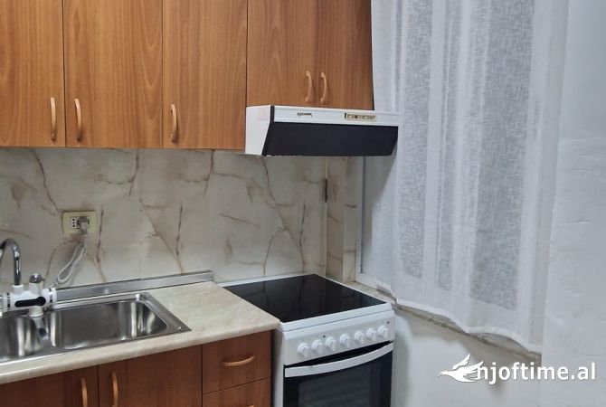Shtepi me qera Apartament ne Tirane, 1+1, Mobilimi E mobiluar, Pagesa 68,000  Leke.