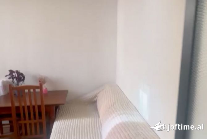 Shtepi me qera 1+1 ne Tirane - 40,000 Leke