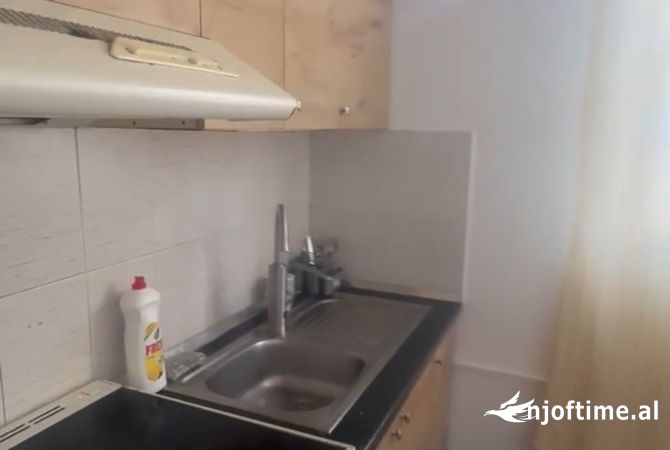 Shtepi me qera 1+1 ne Tirane - 40,000 Leke