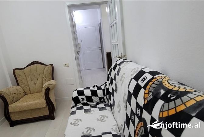 Shtepi me qera 1+1 ne Tirane - 40,000 Leke