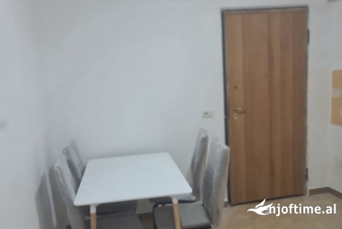 Shtepi me qera 1+1 ne Tirane - 40,000 Leke