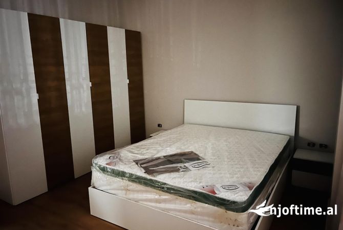 Shtepi me qera Apartament ne Tirane, 2+1, Mobilimi E mobiluar, Pagesa 50,000  Leke.