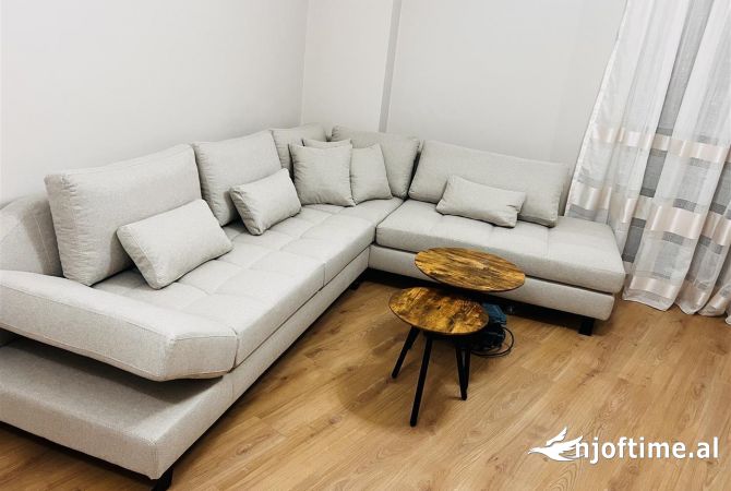 Shtepi me qera Apartament ne Tirane, 2+1, Mobilimi E mobiluar, Pagesa 50,000  Leke.