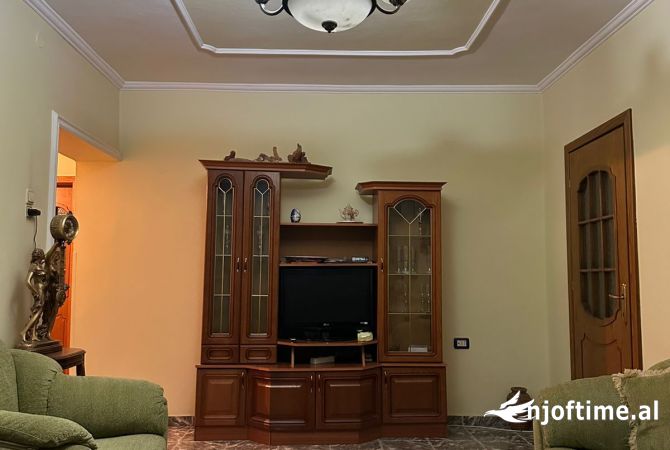 Shtepi me qera Apartament ne Tirane, 2+1, Mobilimi E mobiluar, Pagesa 50,000  Leke.