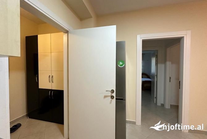 Shtepi me qera Apartament ne Tirane, 2+1, Mobilimi E mobiluar, Pagesa 550  Euro.