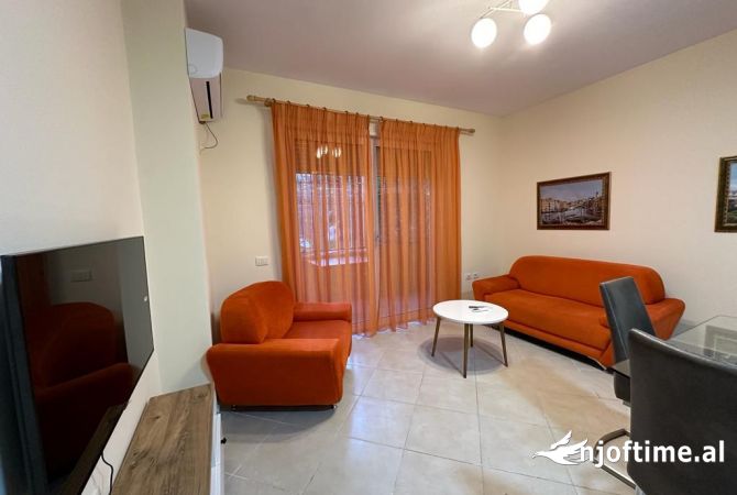 Shtepi me qera 2+1 ne Tirane - 550 Euro