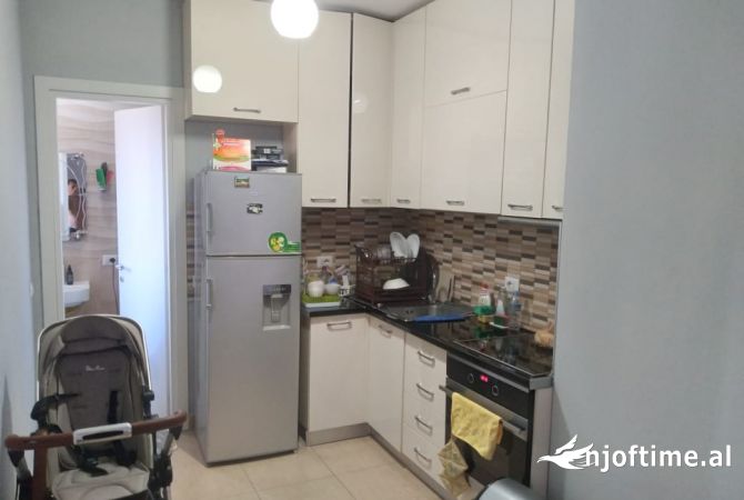 Shtepi me qera 1+1 ne Tirane - 50,000 Leke